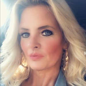 Meet your Posher, Tonia